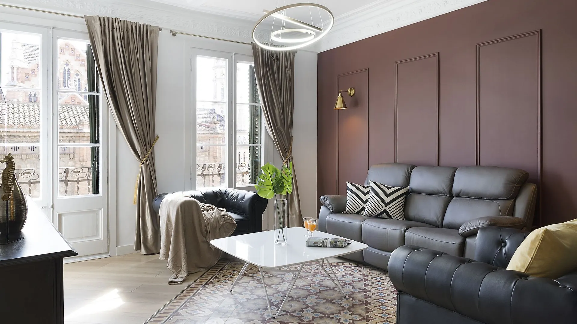 Royal Valencia Nextdoor Apartment Barcelona